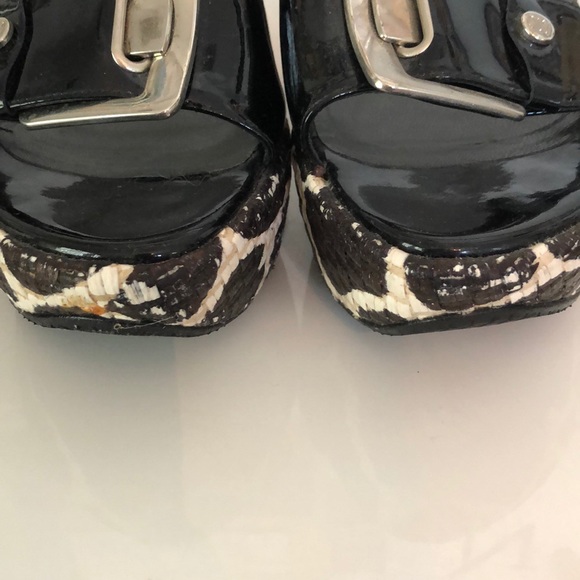 STUART WEITZMAN Animal Print Mule - Picture 6 of 8